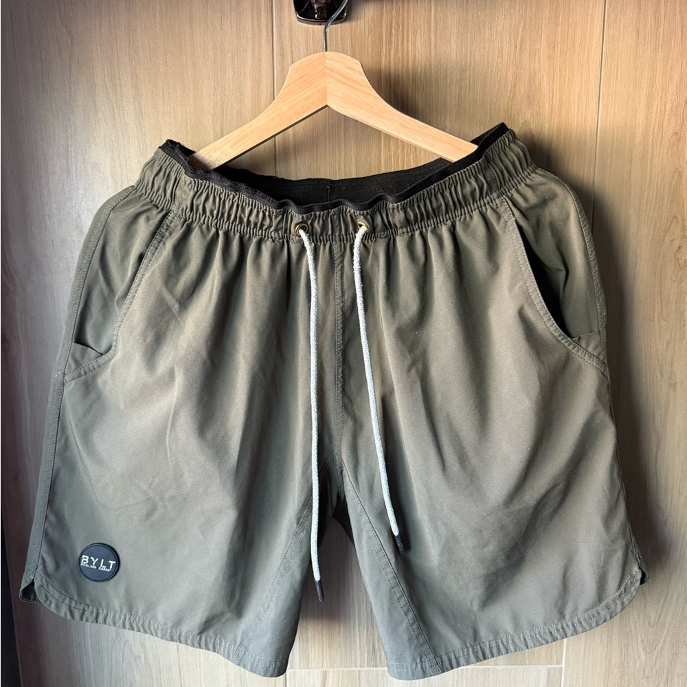 BYLT Premium Basics men’s green shorts